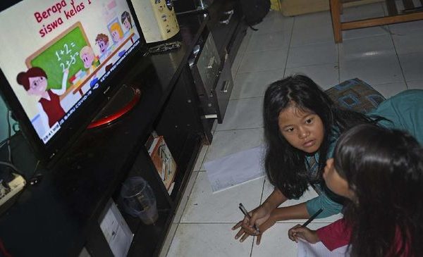 Kemendikbud Buat Skenario Belajar di Rumah sampai Akhir 2020